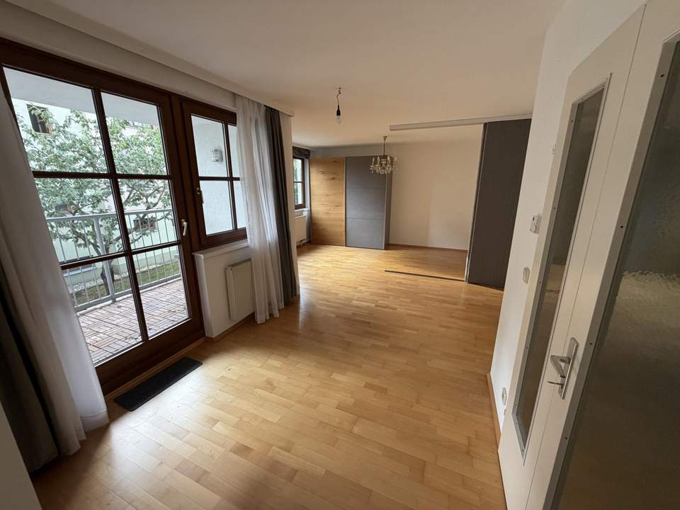 "Top-Singlewohnung mit Loggia"