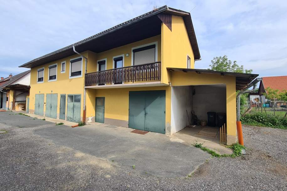 Wohnhaus mit Garagen und angebaute Wirtschaftsgebäude samt altem Bauernhaus im Dorfverbund mit weiterem Bauland, Haus-kauf, 225.000,€, 8472 Leibnitz