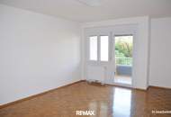 Großzügige 3-Zimmer-Wohnung mit Loggia und Tiefgaragenplatz
