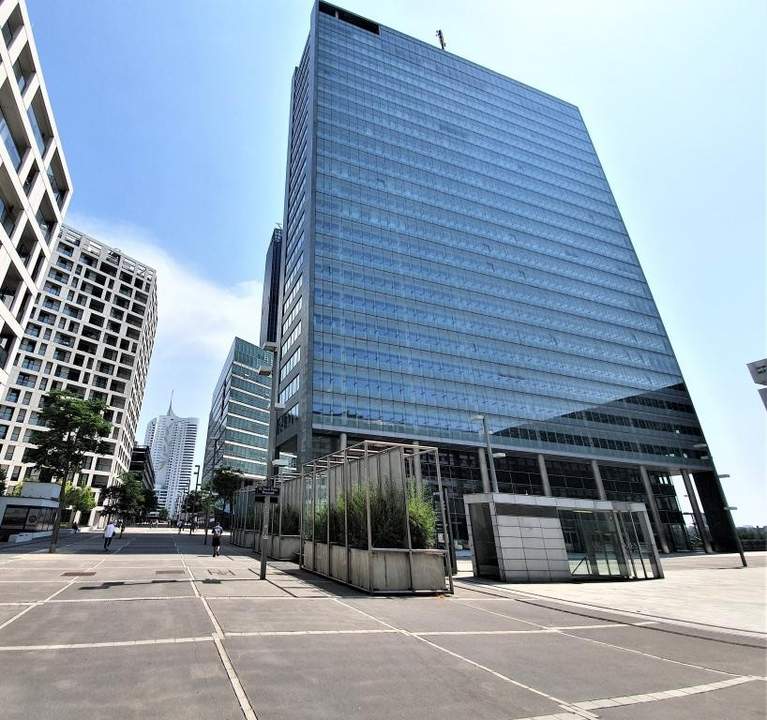 17.OG ++ Blick über Wien ++ Bürofläche im Ares Tower ++ direkte U1 Anbindung