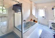 Exklusive Rarität - Villa mit traumhaftem Garten und Ordination