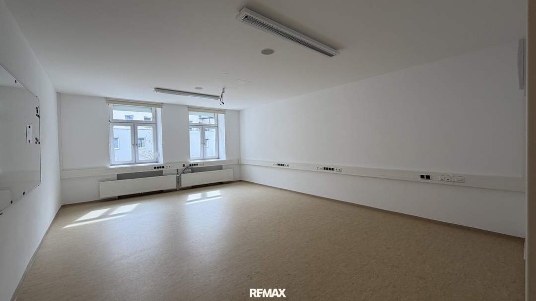 Büro nahe Regierungsviertel inkl. 10 Parkplätzen