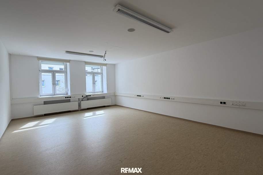 Büro nahe Regierungsviertel inkl. 10 Parkplätzen, Gewerbeobjekt-miete, 4.571,00,€, 3100 Sankt Pölten(Stadt)
