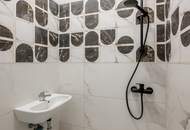 **Hannovermarkt** Renovation Opportunity: Charming 3-Room Period Apartment with Balcony and Airbnb Potential