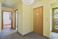 Charmantes Einfamilienhaus mit Terrasse, Garage und Kamin in Götzendorf, sanierungsbedürftig