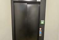 Sanierte und möblierte 2-Zimmer-Eigentumswohnung im sanierten Altbau mit Lift und Fernwärmeanschluss!