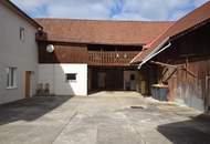 Ehemaliger Bauernhof mit Wirtschaftstrakt