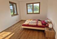 NEUES NIEDRIGENERGIEHAUS MIT GROSSEM GRUNDSTÜCK