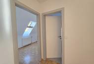 Tolle Eigentumswohnung im Dachgeschoß in sehr guter Lage mit einem eigenen Parkplatz