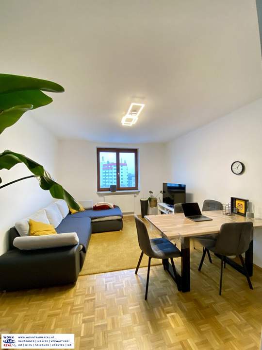 Linz: 4-Zimmer-Wohnung mit kleinem Balkon im 7. Stock mit Lift! - RESERVIERT!