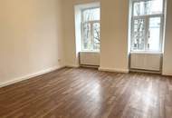 Altbaucharme: sanierte 2-Zimmer-Wohnung mit Potenzial in beliebter Wohngegend