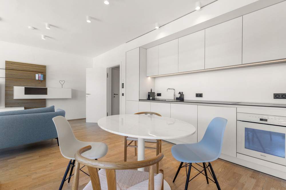Neuwertige Seeblick-Wohnung in traumhafter Lage