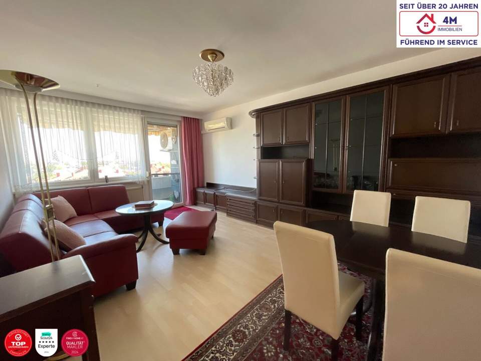 Sonnige Eigentumswohnung mit Loggia und Parkplatz