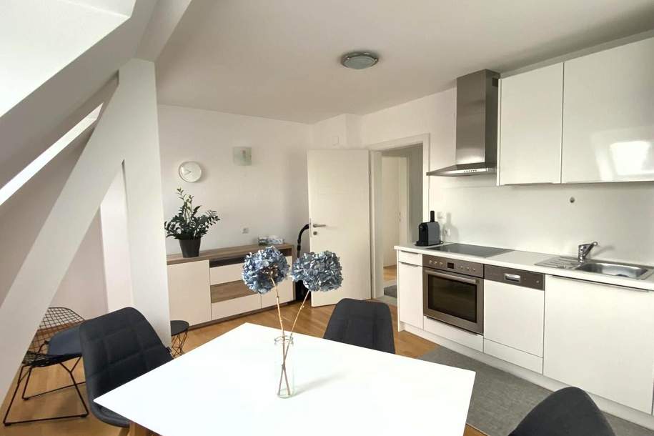 ***VOLLMÖBLIERTE Dachgeschosswohnung mit tollem Garten u. Garage***, Wohnung-miete, 870,89,€, 4020 Linz(Stadt)