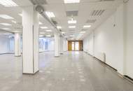 Zentrumslage | 320m² Geschäftslokal mit großen Auslagen | Kundenparkplätze vis à vis