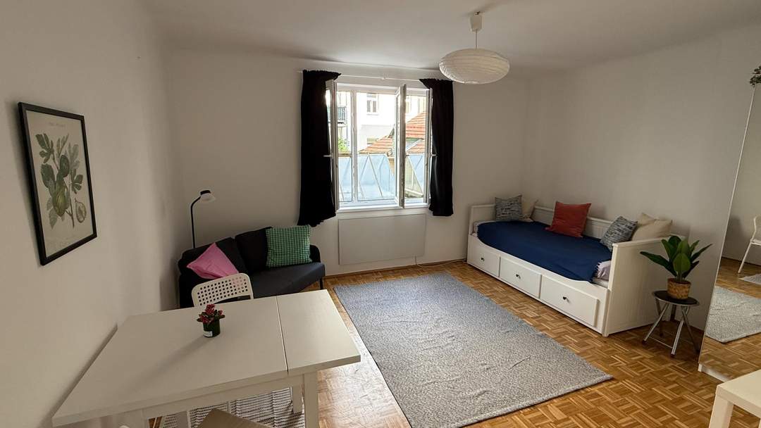 Smartes Investment - Neubauwohnung - Top Lage, niedrige monatliche Kosten- möbliert. Nahe zum Schlossquadrat. Provisionsfrei!