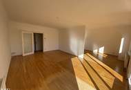 Top sanierte DG-Wohnung mit Balkon / nur 3 Wohneinheiten im Haus