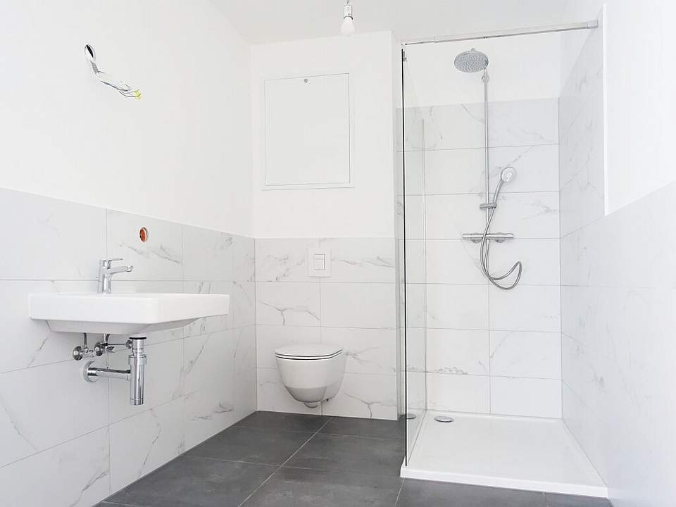 SUPER-GELEGENHEIT - ca 3,53% Rendite - vermietete 3 Zimmer Wohnung mit Terrasse im Zentrum von Wiener Neustadt