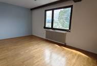 DB IMMOBILIEN | Sanierungsbedürftige 4-Zimmer-Wohnung mit südseitiger Terrasse und traumhaften Ausblick!