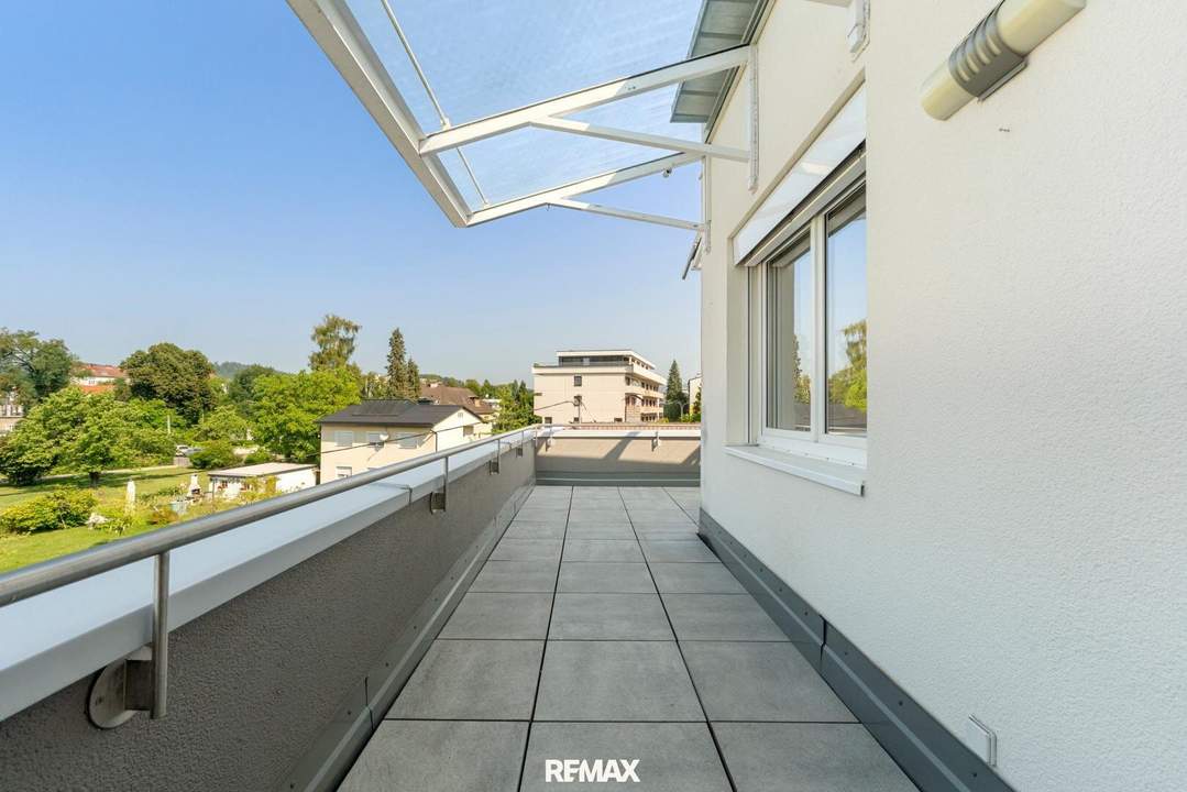 Lichtdurchflutete 4-Zimmer-Wohnung mit großzügiger Dachterrasse in zentrumsnaher Ruhelage