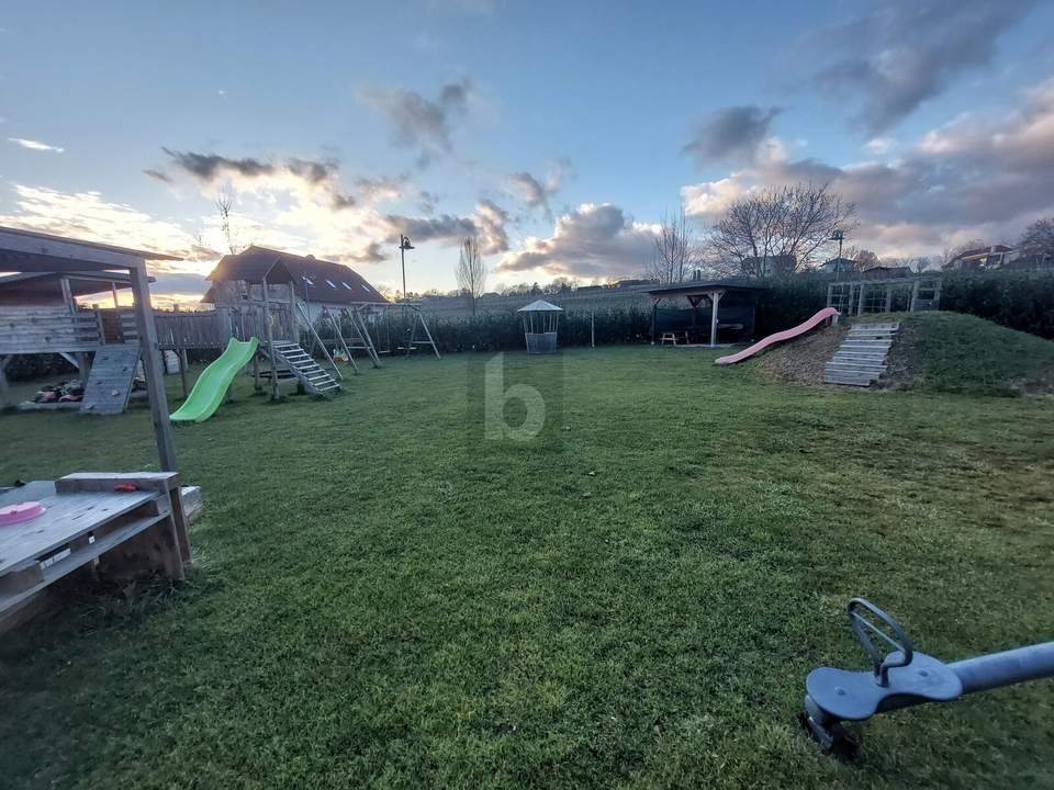 Preisreduktion! SONNIG, IN VERKEHRSBERUHIGTER SIEDLUNGSLAGE