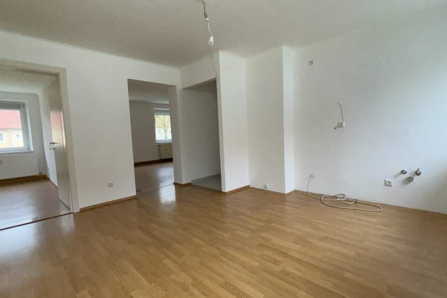 Außergewöhnliches 3-Zimmer-Familiendomizil im Grünen mit Erholungsfaktor und perfekter Infrastruktur! Helle Räume, modernes Bad und praktischer Hauswirtschaftsraum inklusive!, Wohnung-miete, 613,03,€, 4400 Steyr(Stadt)