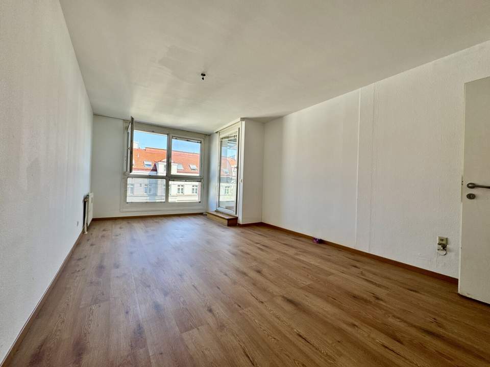 DACHGESCHOSSMAISONETTE MIT LOGGIA IN RUHELAGE