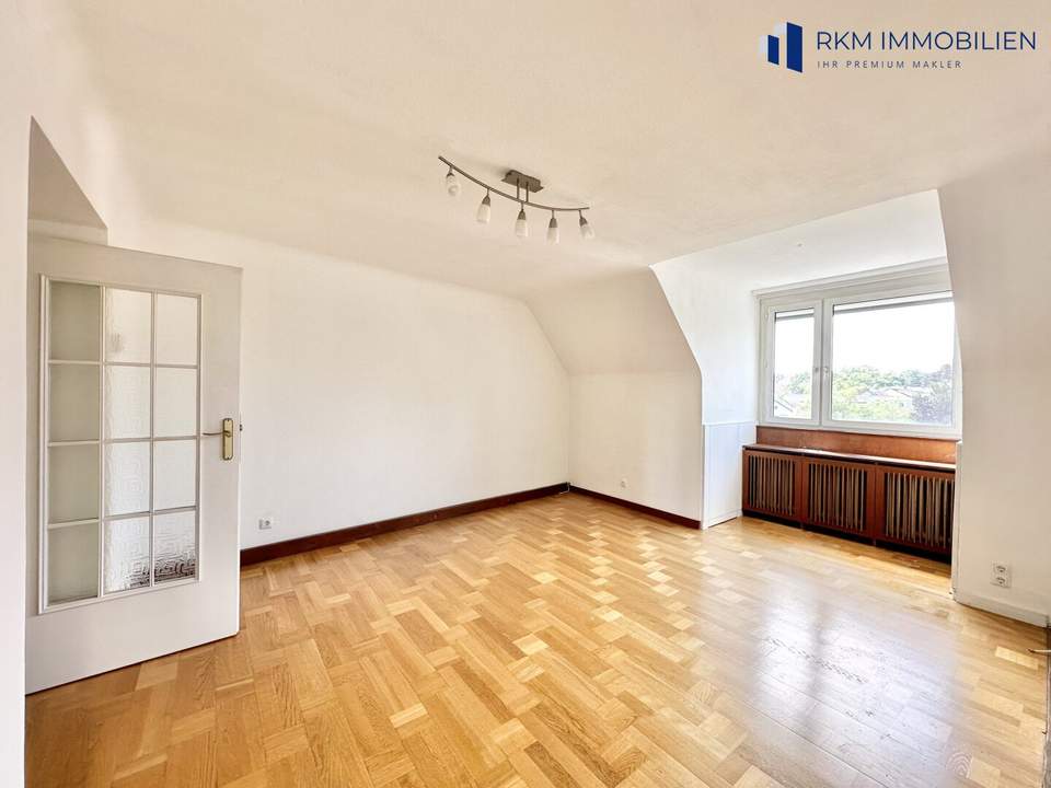 Helle Dachgeschosswohnung in Bestlage von Mauer – Ruhelage nahe Wienerwald, Weinbergen und Heurigen