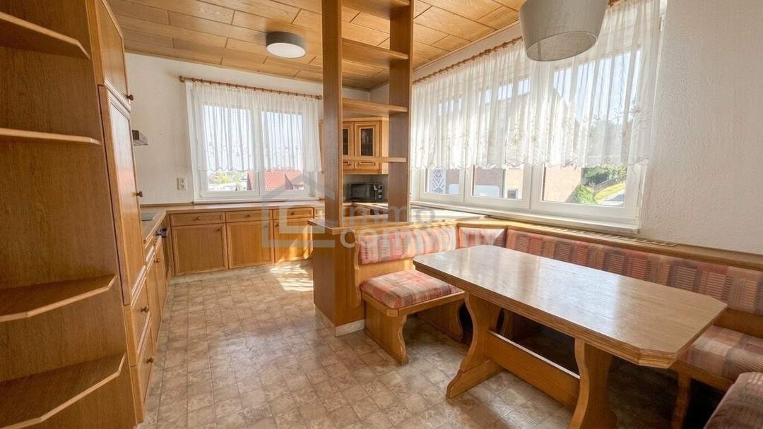 Großzügiges Ein- oder Zweifamilienhaus mit sonniger Dachterrasse