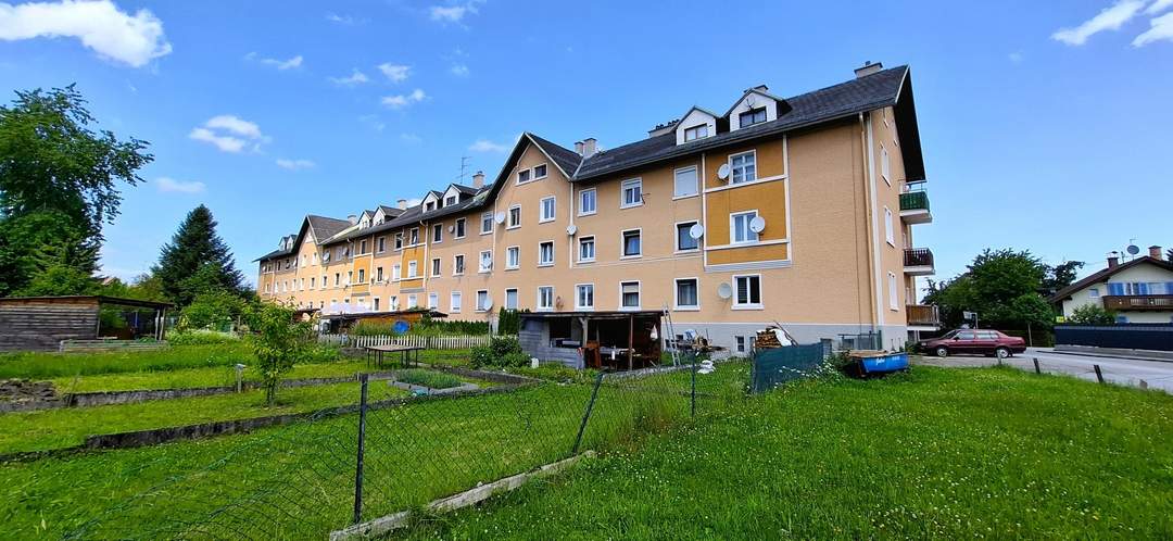 2.-3.Zi.-Wohnung mit Privatgarten, Garage, Holzlager und PKW Abstellplatz