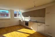 Herrliche Dachgeschosswohnung mit großer Terrasse - Nähe Krottenbachstraße!