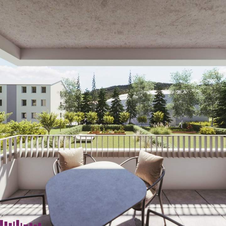 Abkühlen im hauseigenen Pool .... Ihre Traumwohnung mit Terrasse oder Garten und Fernblick Nähe Maurer Wald PROVISIONSFREI !!