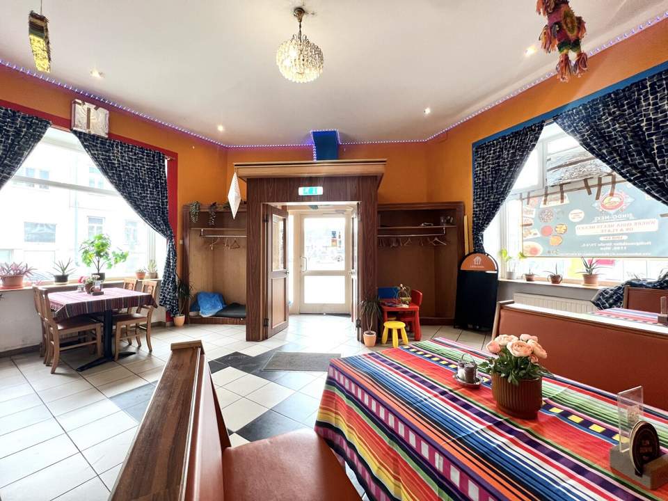 GASTRONOMIELOKAL in Döbling I mit 29m² Schanigarten I sehr großzügig I klimatisiert I großer Keller I hochfrequentierte Lage I Straßenbahnstation direkt gegenüber