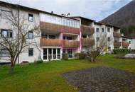 Gepflegte Wohnung mit Küche und Loggia und TG-Stellplatz in zentraler Lage!