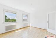 Helle Dachgeschosswohnung mit Loggia in der Auvorstadt