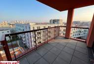 Helle 3-Zimmer-Wohnung mit schönem Ausblick - Geräumiges Wohnzimmer