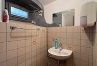 Großzügiges Geschäftslokal über 2 Ebenen mit Potenzial inkl. renovierungsbedürftiger Wohnung - Ideal auch als Eventlocation!