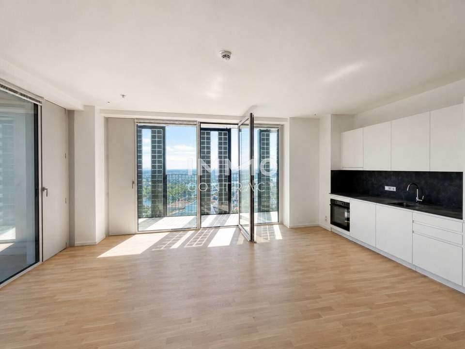 49. Etage: A Home between Sky &amp; Water: DC2 Tower: U1 Donauinsel