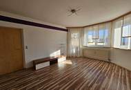 Helle 4-Zimmer-Eigentumswohnung mit Loggia, Tiefgaragenplatz und perfekter Infrastruktur