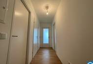 Lichtdurchflutete 2-Zimmer Wohnung mit 21 m² Terrasse und Weitblick