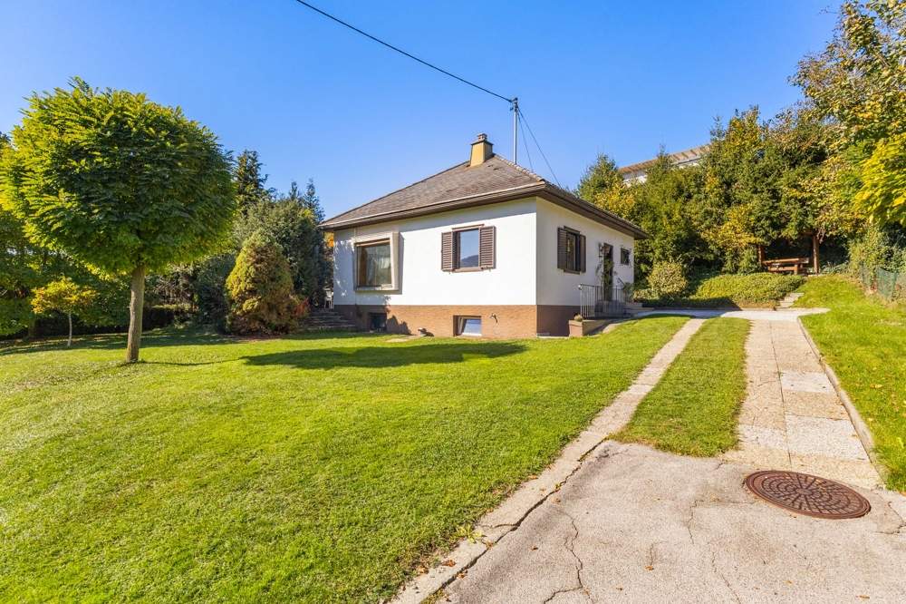 Grünes Refugium mit Bungalow in begehrter Lage