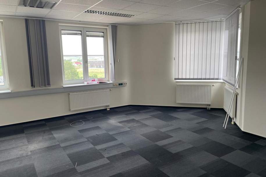 Büroflächen mit ca. 270m² neben der Autobahnauffahrt der S33 zu mieten, Gewerbeobjekt-miete, 3.098,34,€, 3100 Sankt Pölten(Stadt)