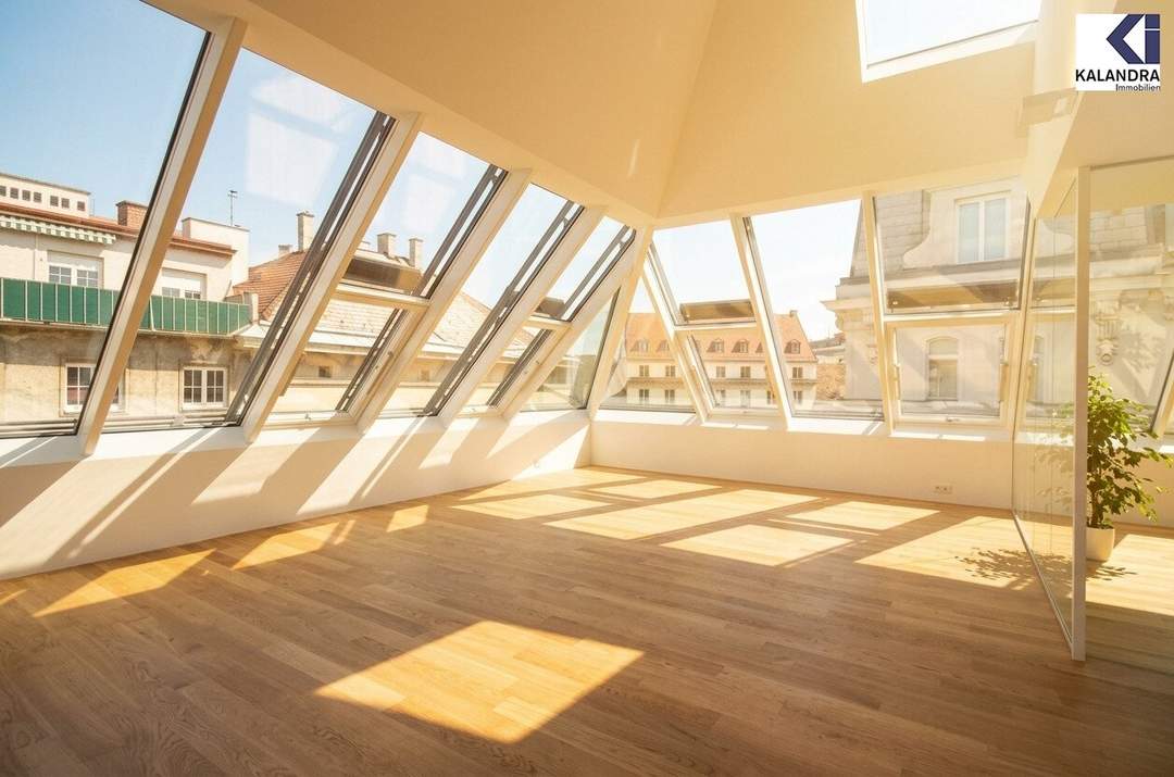 360° TOUR // PENTHOUSE-WOHNUNG nahe NASCHMARKT