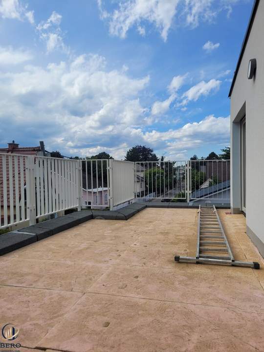 "Einziehen und den Sommer im eigenen Haus mit Terrasse und Garten genießen"
