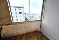 Charmante 4 Zimmer Wohnung mit Loggia und Garage
