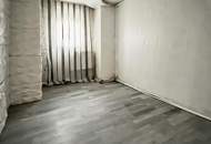 HANDWERKER BENÖTIGT - HAUS ZU SANIEREN - SCHÖNES GRUNDSTÜCK - MANNERSDORF/M.