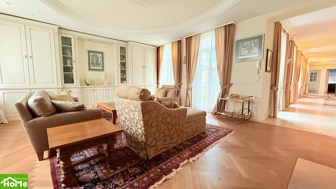 Repräsentative Villa mit Indoorpool