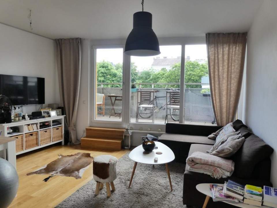 Webgasse: Top-moderne, helle Balkon-Wohnung mit sensationellem Grünblick