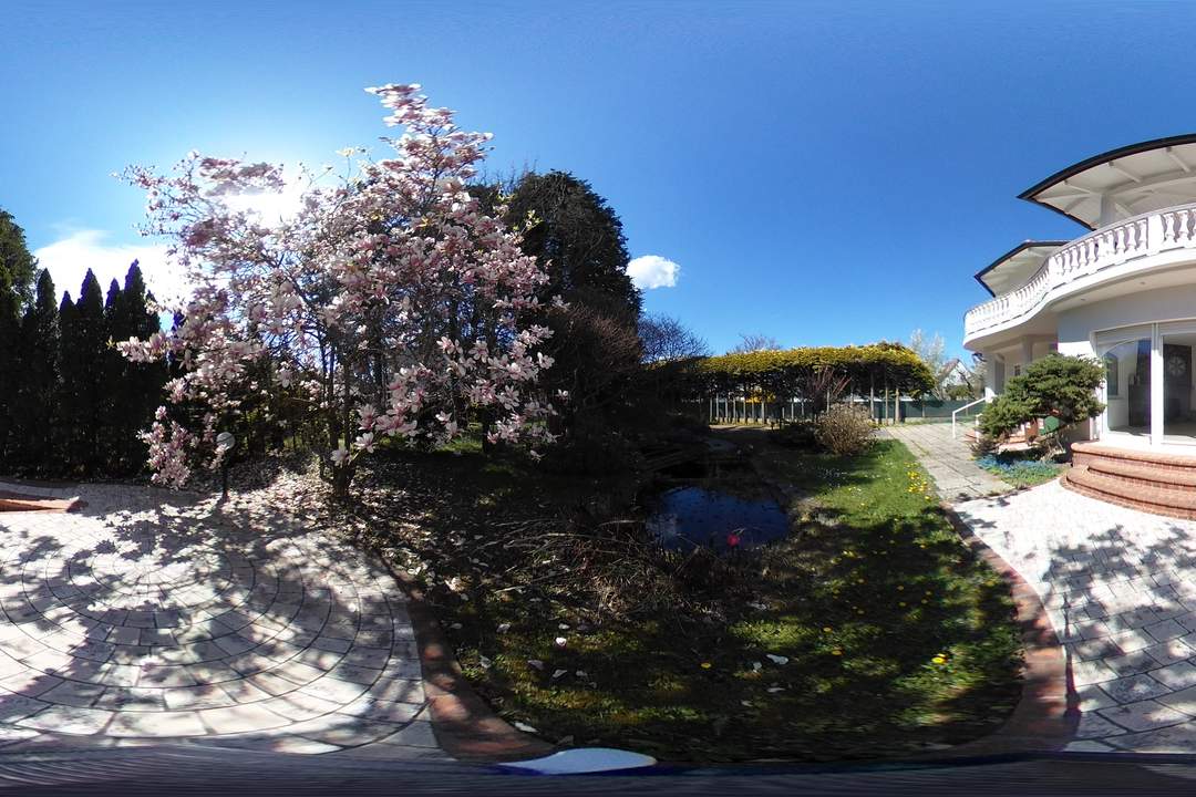 Großzügige Villa in Graz-Straßgang auf sonnigem Grundstück mit hoher Bebauungsdichte!