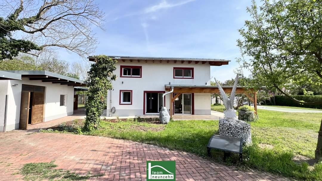 NEW PRICE. Spacious, low-energy house with an additional office/practice or apartment of 70 m². Completely renovated in 2023.